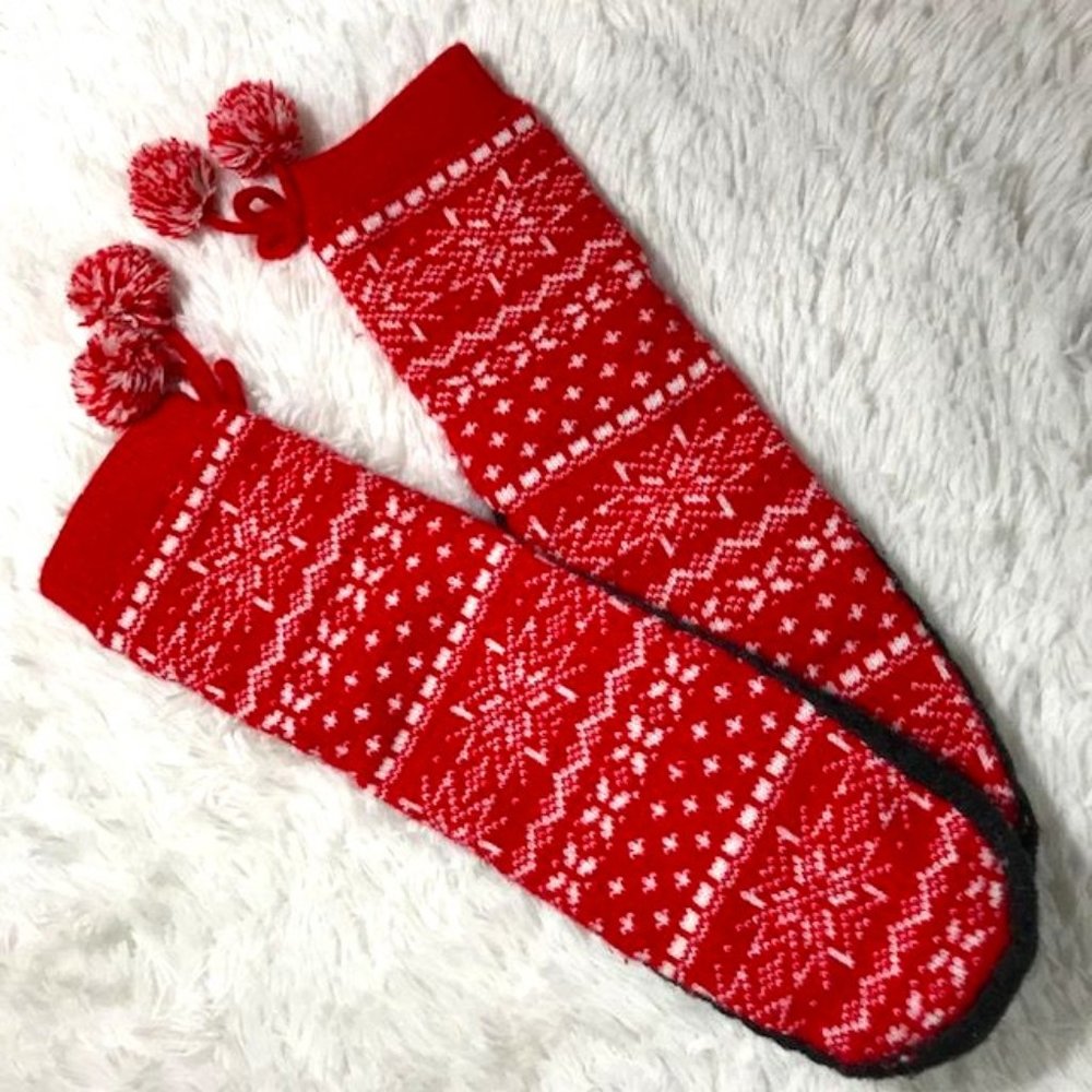 Red White Pom Pom Cabin Sock